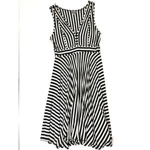 Neiman Marcus Black White Striped Fit & Flare Dress V Neck M Classic